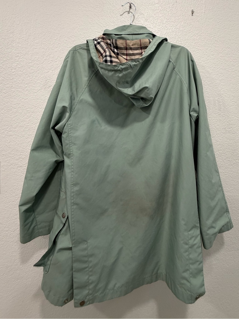 Burberry Mint Green Hooded Raincoat with Signature Check Lining - Picture 3 of 10